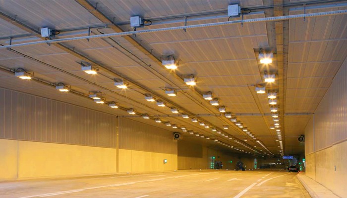 北京大厦地下停车场LED工矿灯照明工程